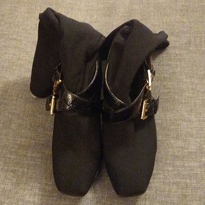 Beautiful Michael Kors size 7.5 boots